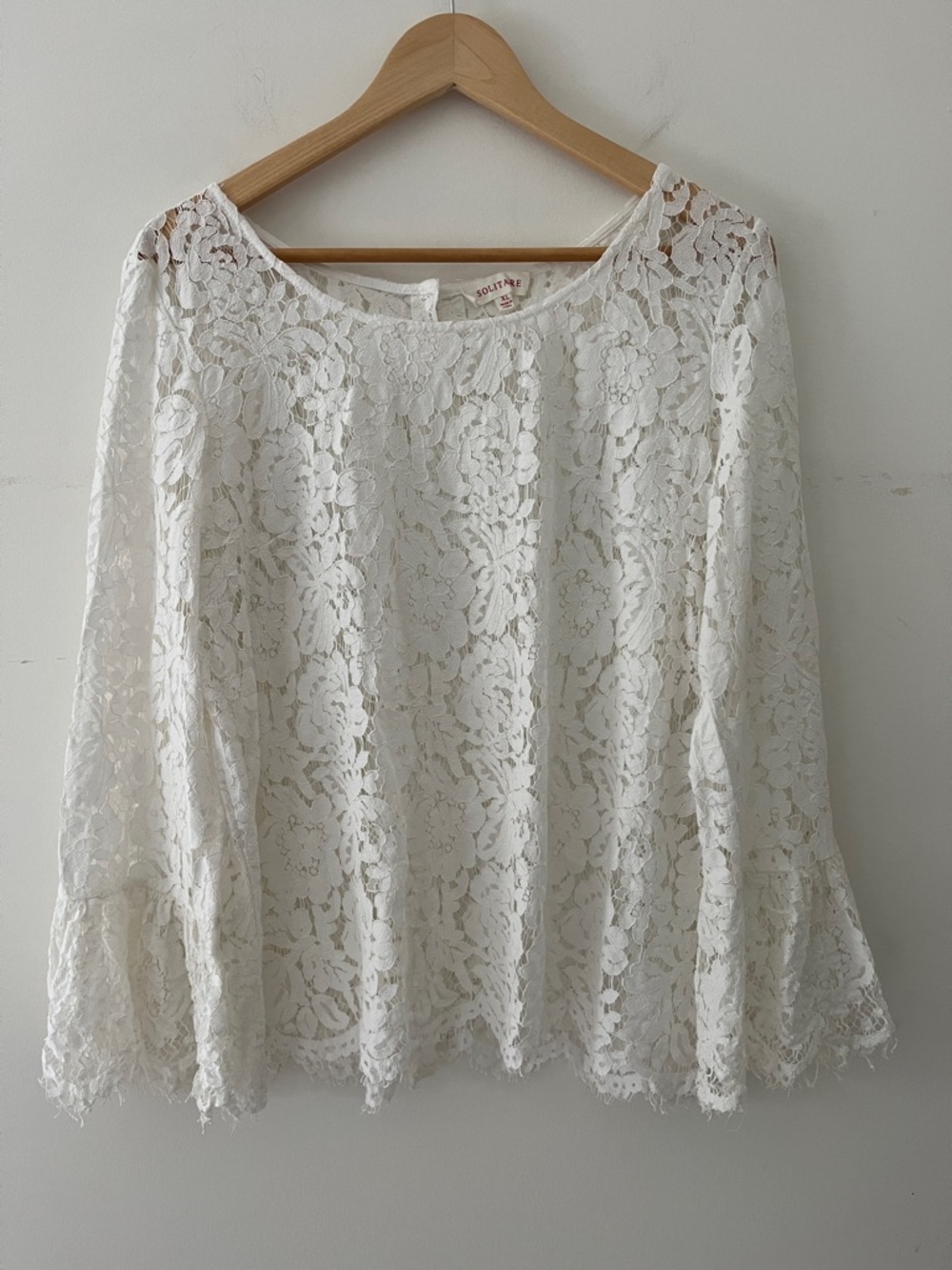 Solitaire White Floral Lace Bell-Sleeve Blouse Parisian button bell sleeve sz XL